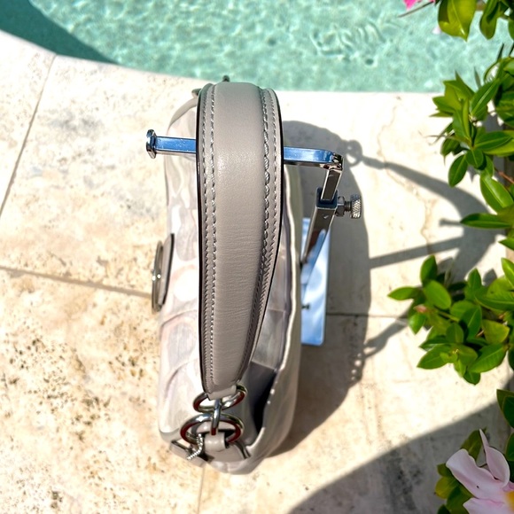 Coach SoHo Optic Pastel Sig C Grey & Peach w/Leather Trim Linen Flap Buckle Hobo - Picture 5 of 16